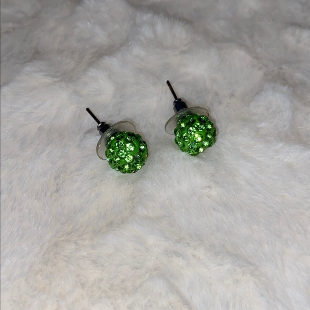 Green earrings 🤯